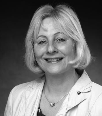 Ulrike Kronfeld-Goharani